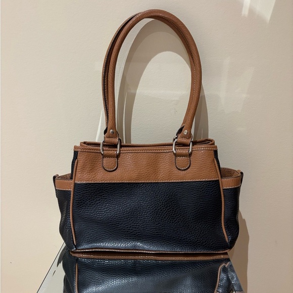 Elegant Black and Brown Handbag - Picture 2 of 4